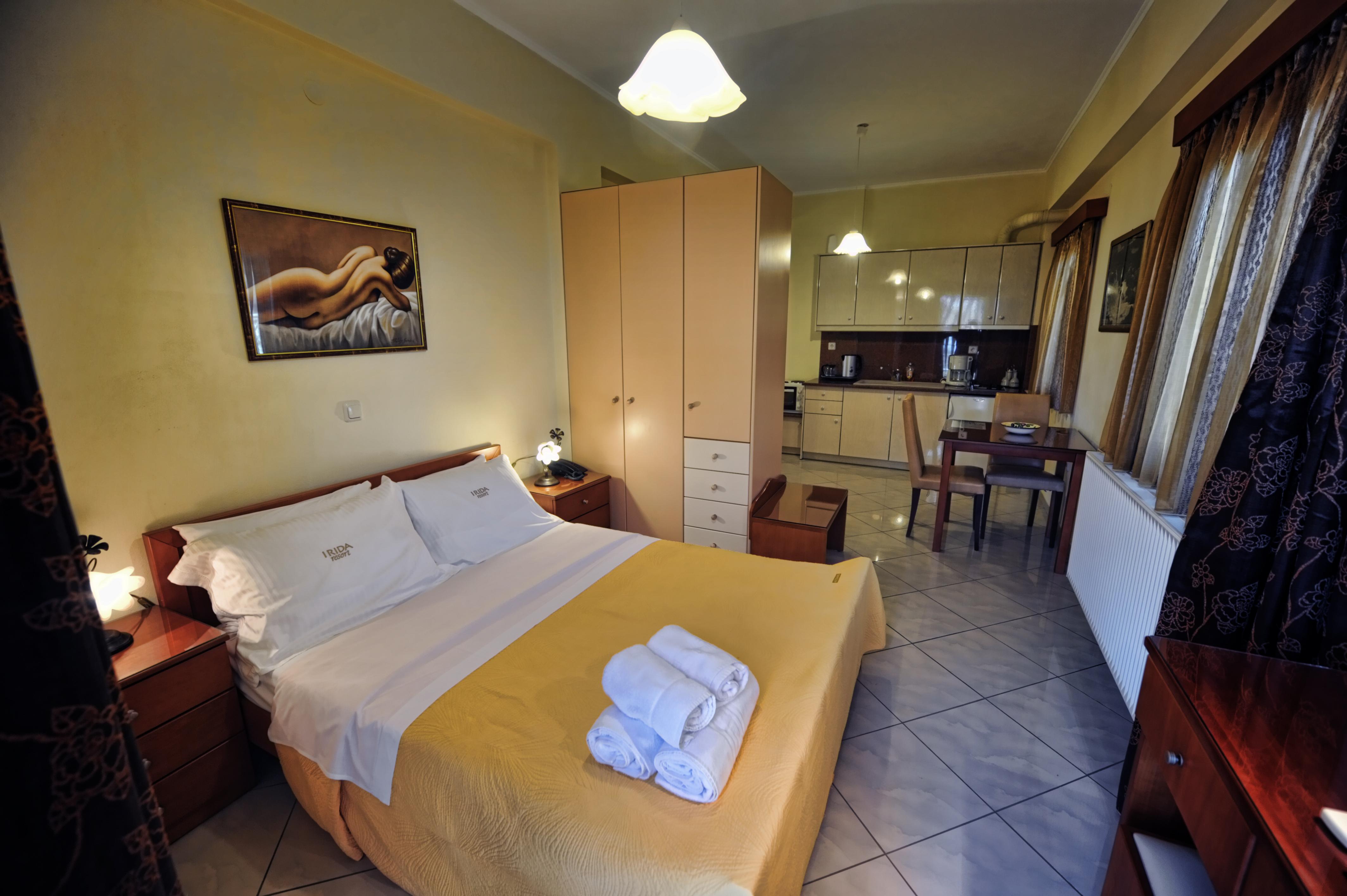Irida Beach Resort Suites 키파리씨아 외부 사진