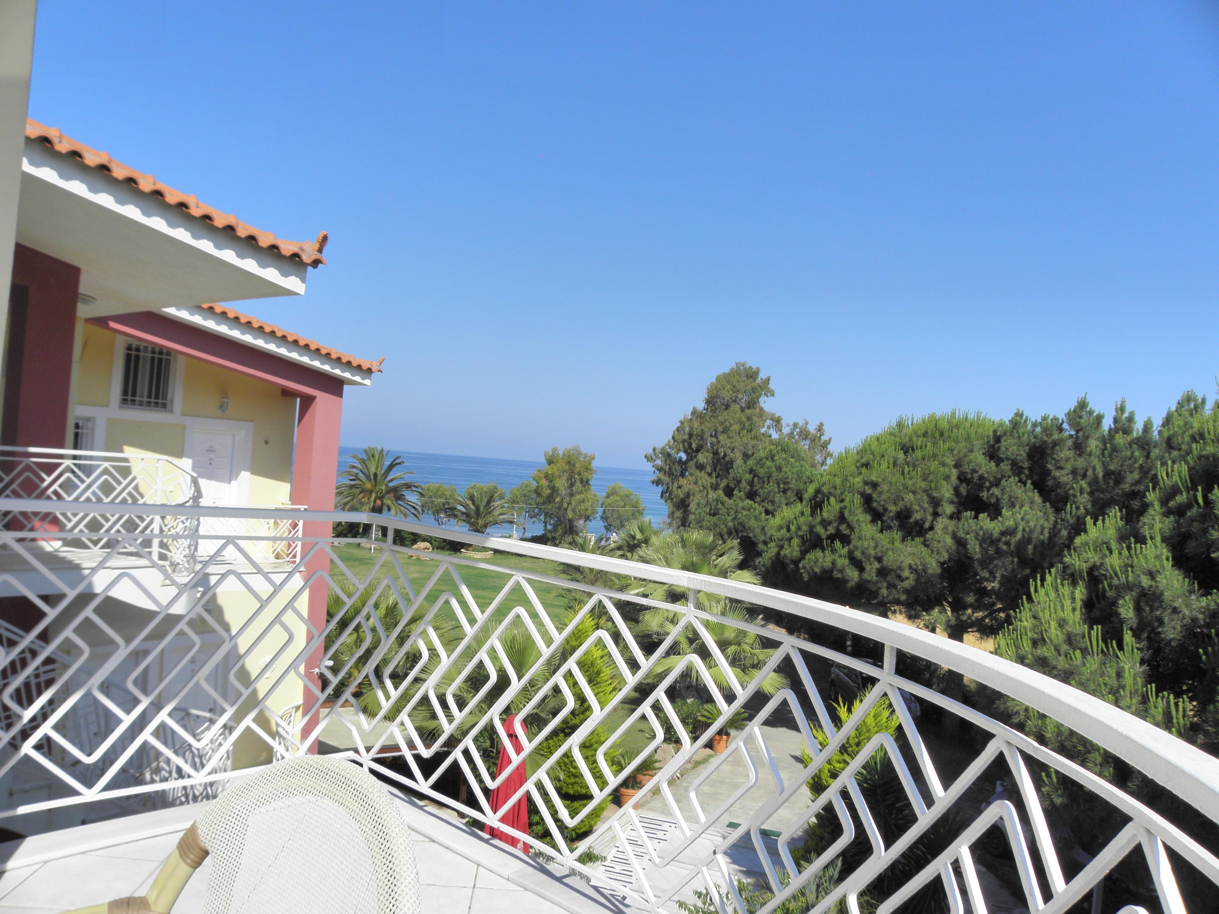 Irida Beach Resort Suites 키파리씨아 외부 사진