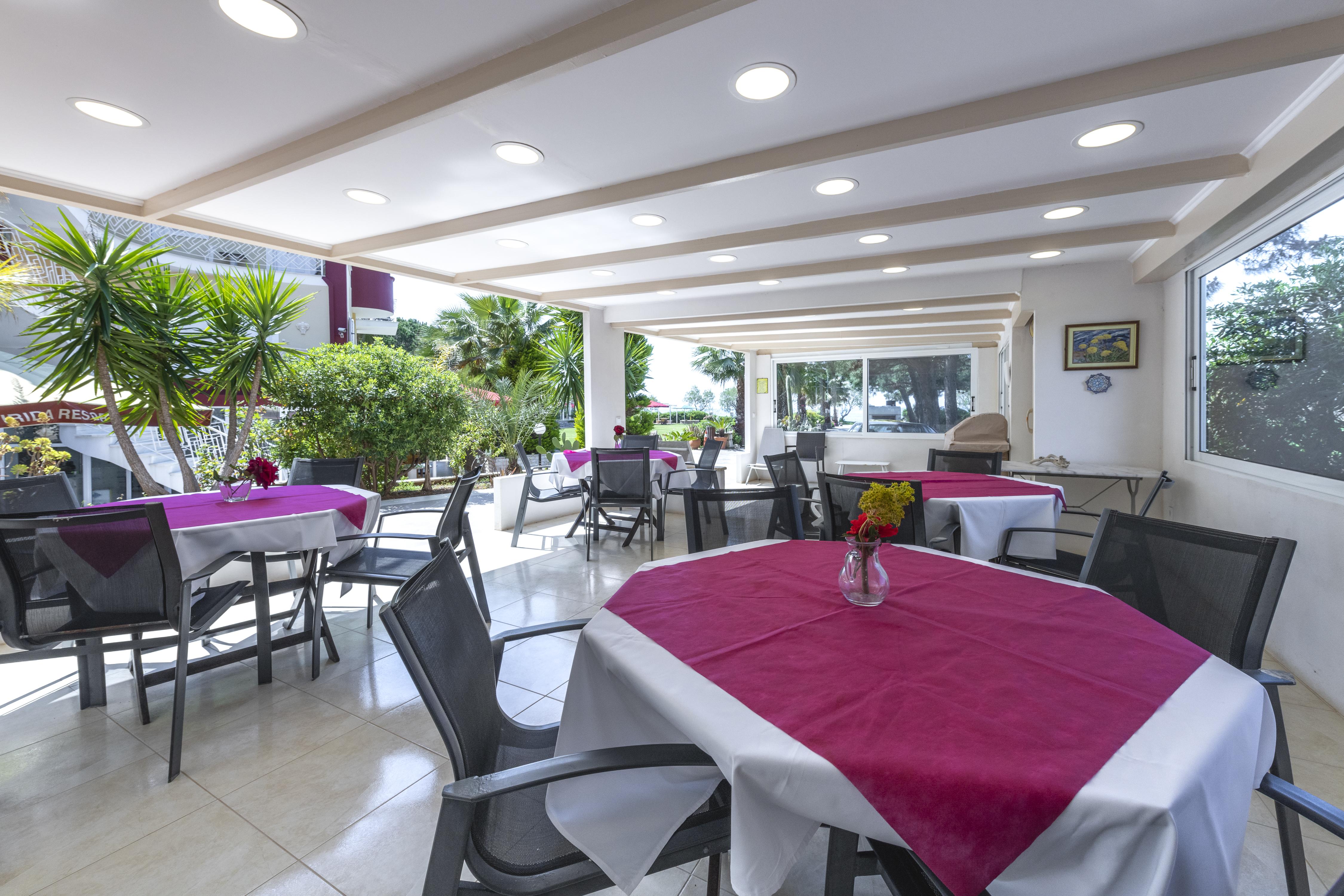 Irida Beach Resort Suites 키파리씨아 외부 사진