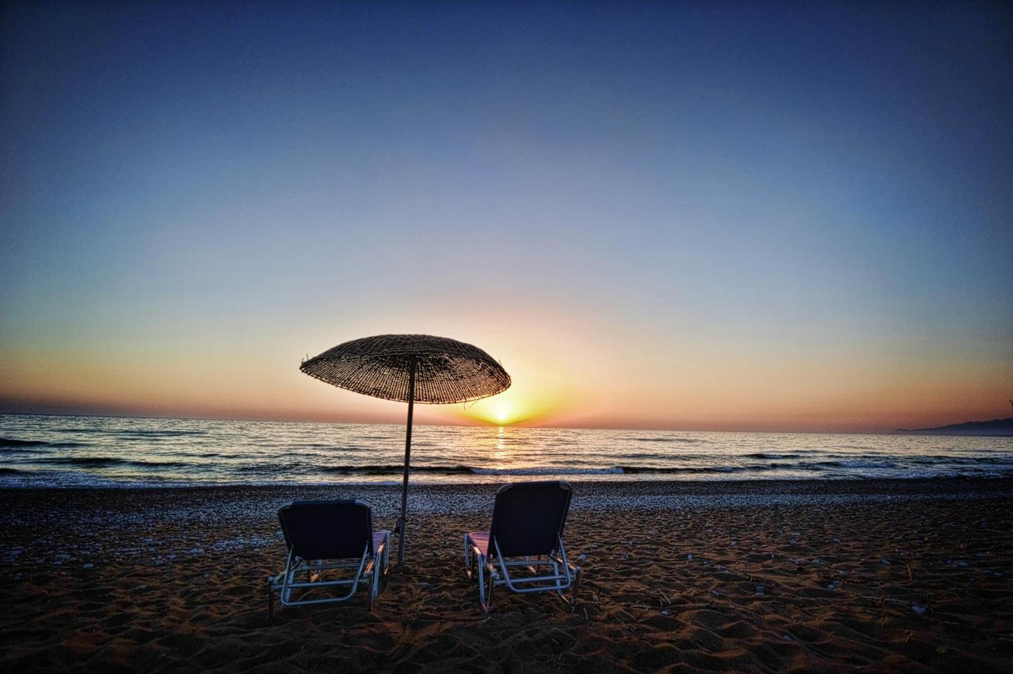Irida Beach Resort Suites 키파리씨아 외부 사진