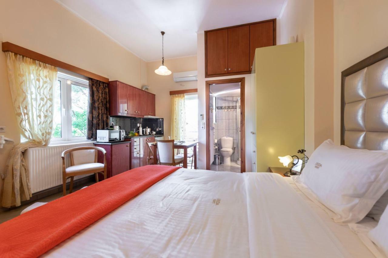 Irida Beach Resort Suites 키파리씨아 외부 사진